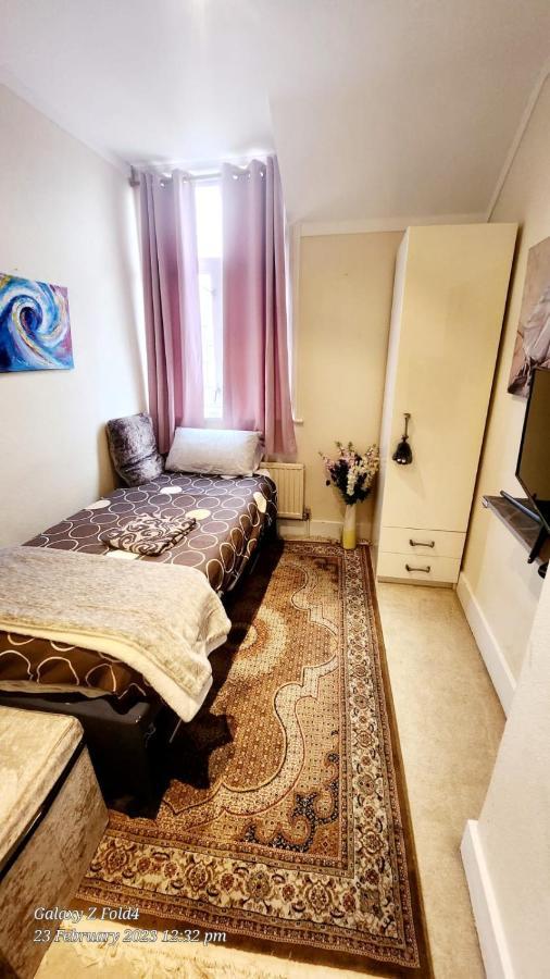 Monalisa Single Room Near Edgware Station Exterior photo